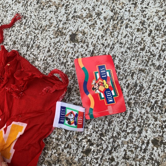 NWT 90s vintage Mickey Mouse Disney tapestry/scarf - Picture 2 of 4